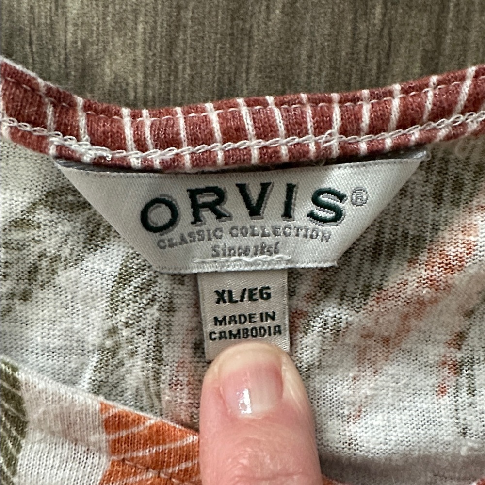 Orvis Multicolor Leaf Print Short Sleeve Top - Picture 2 of 7